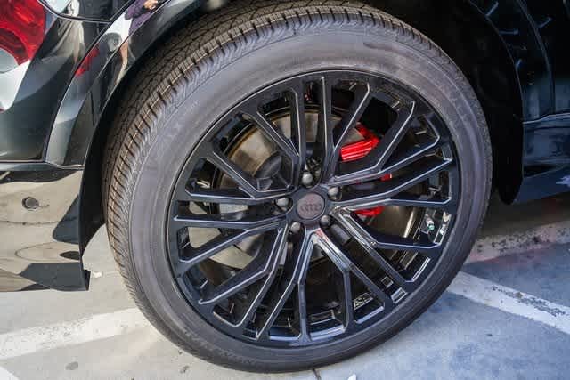 Thumbnail: 2026 Audi SQ8 - 10