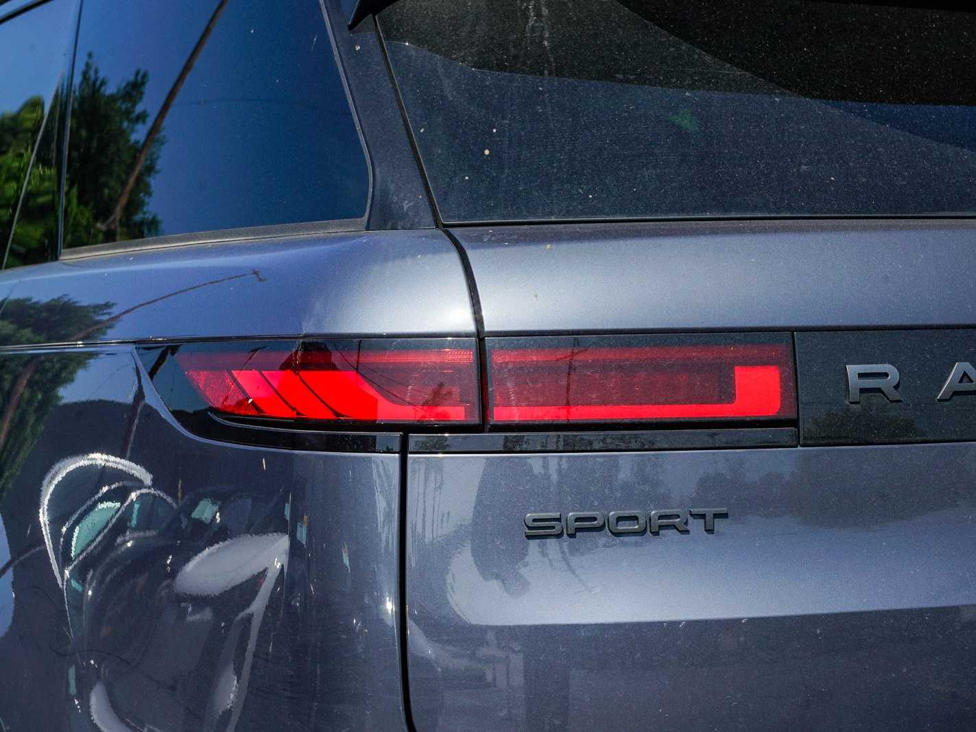 Thumbnail: 2025 Land Rover Range Rover Sport - 9