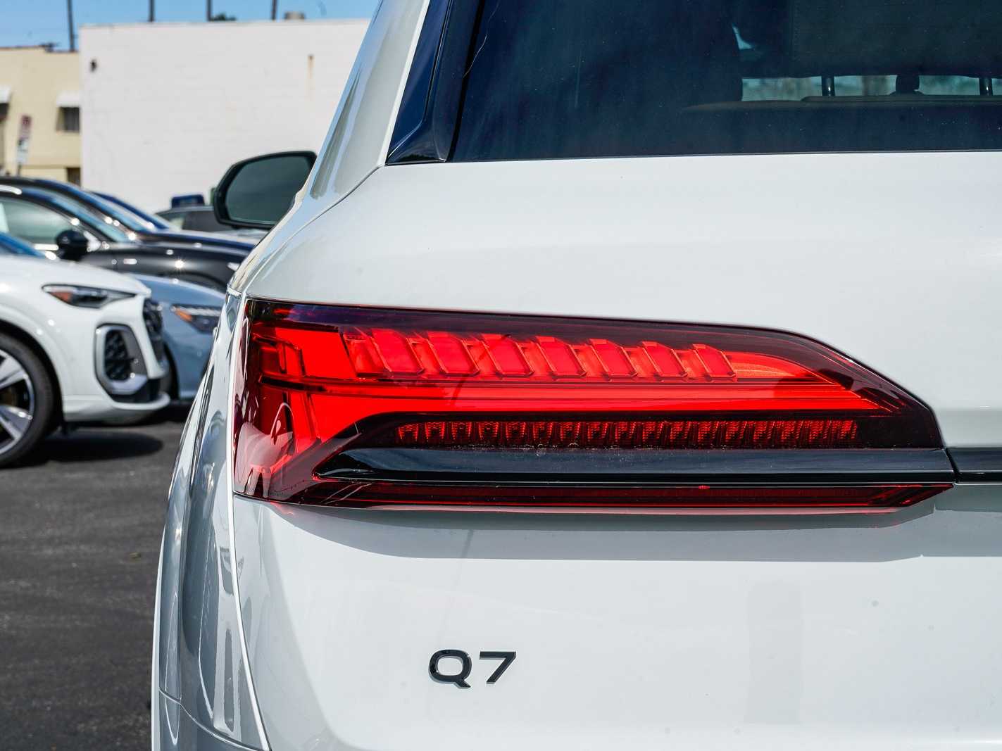 Thumbnail: 2026 Audi Q7 - 9