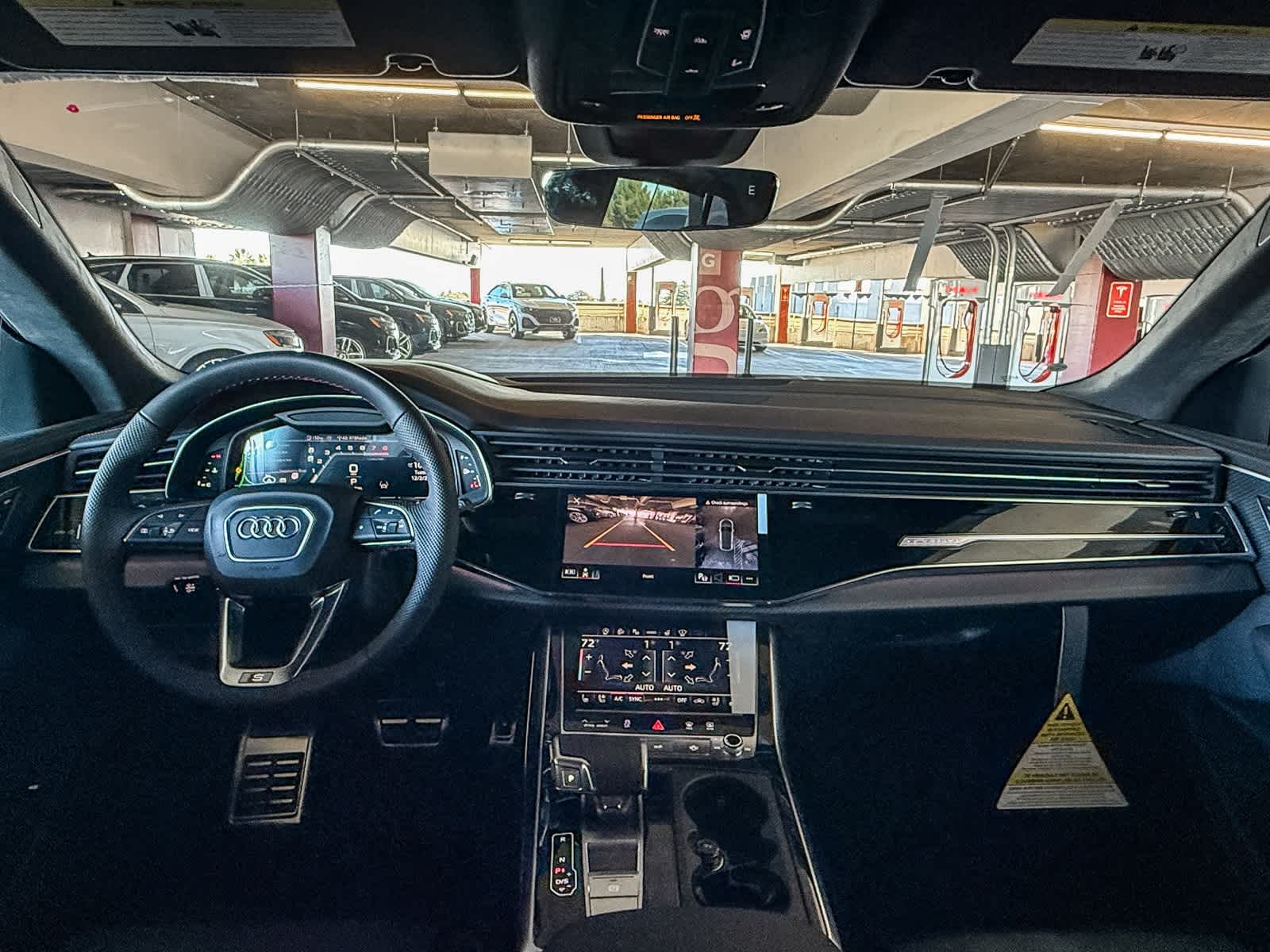 Thumbnail: 2026 Audi SQ8 - 12