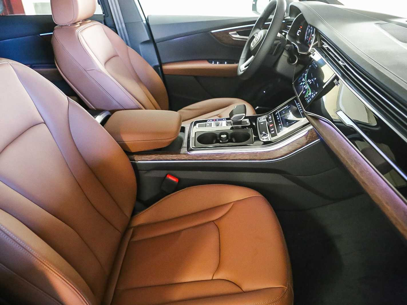 Thumbnail: 2026 Audi Q7 - 16