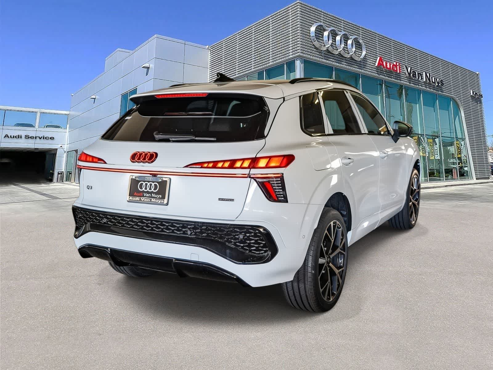 Thumbnail: 2026 Audi Q3 - 4
