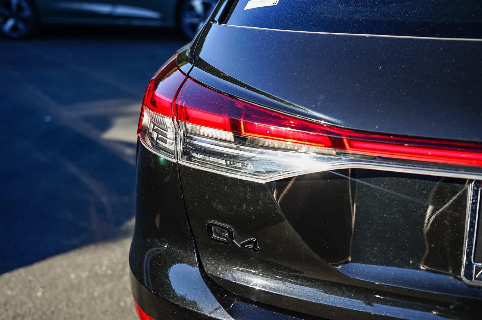 Thumbnail: 2024 Audi Q4 e-tron - 10