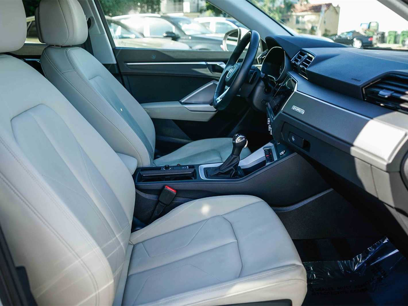 Thumbnail: 2022 Audi Q3 - 16