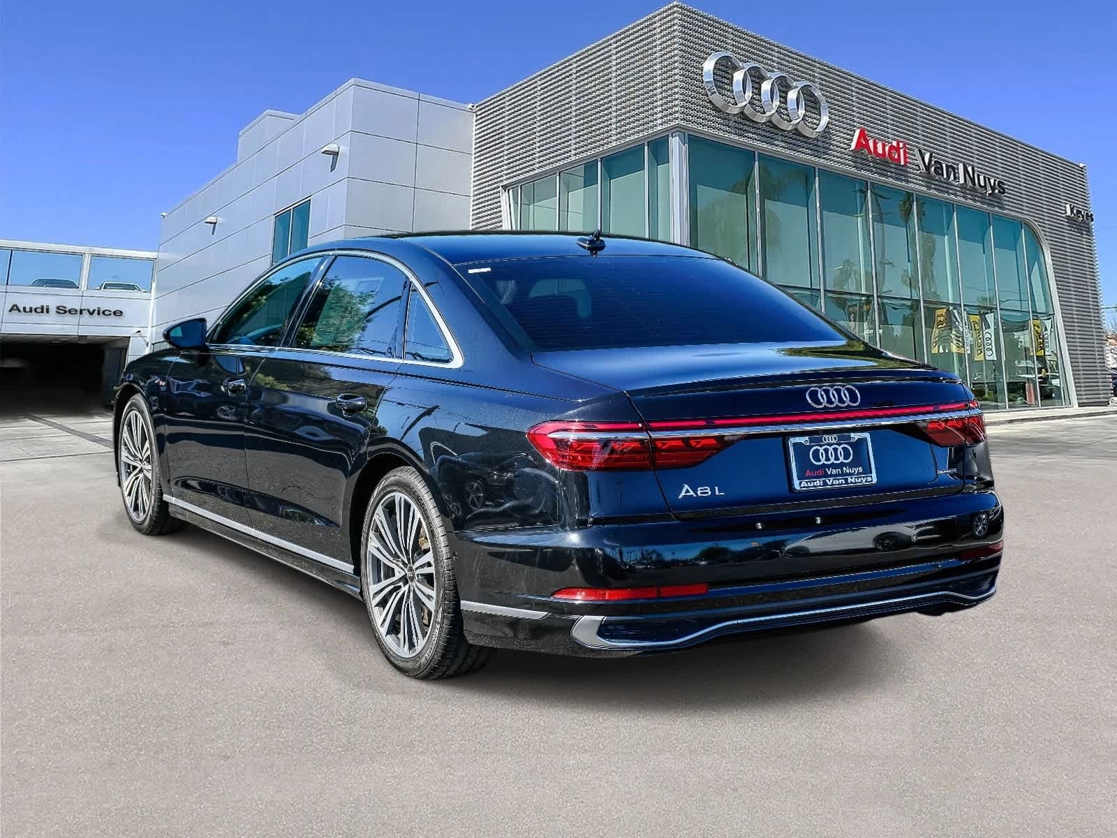 Thumbnail: 2022 Audi A8 - 2