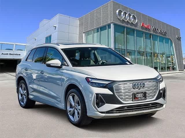 Thumbnail: 2023 Audi Q4 e-tron - 3