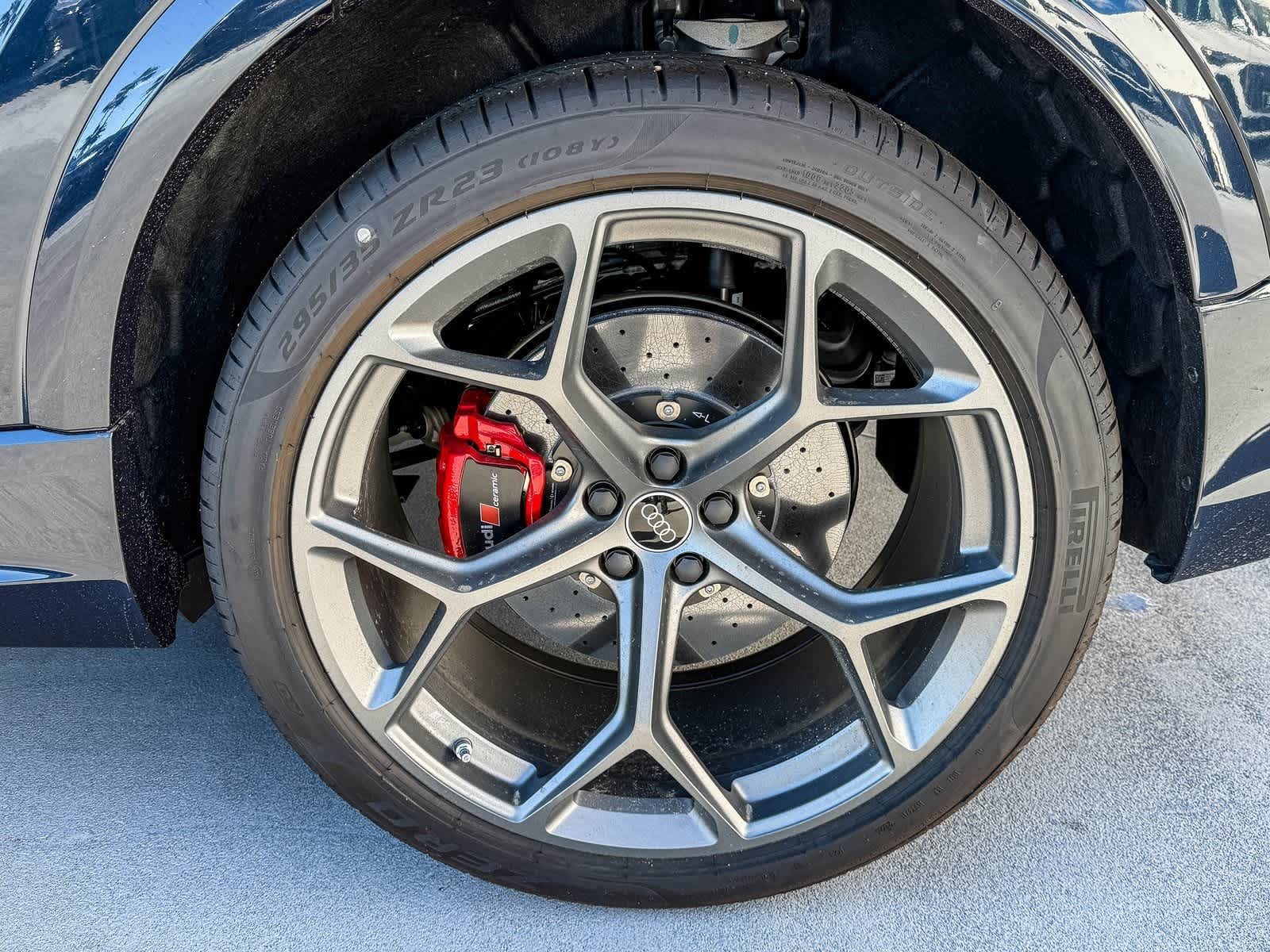 Thumbnail: 2025 Audi RS Q8 - 8