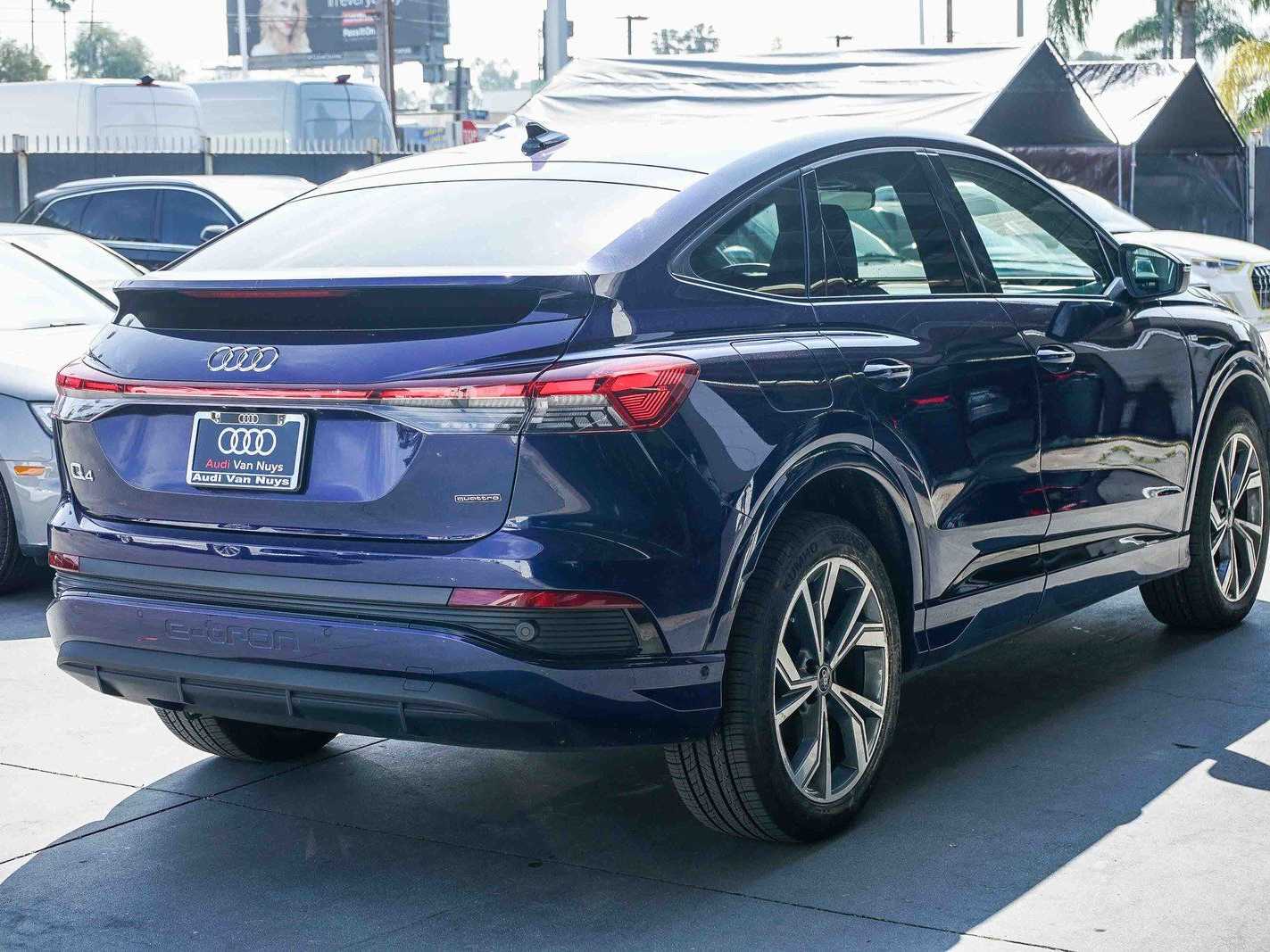 Thumbnail: 2023 Audi Q4 e-tron - 4