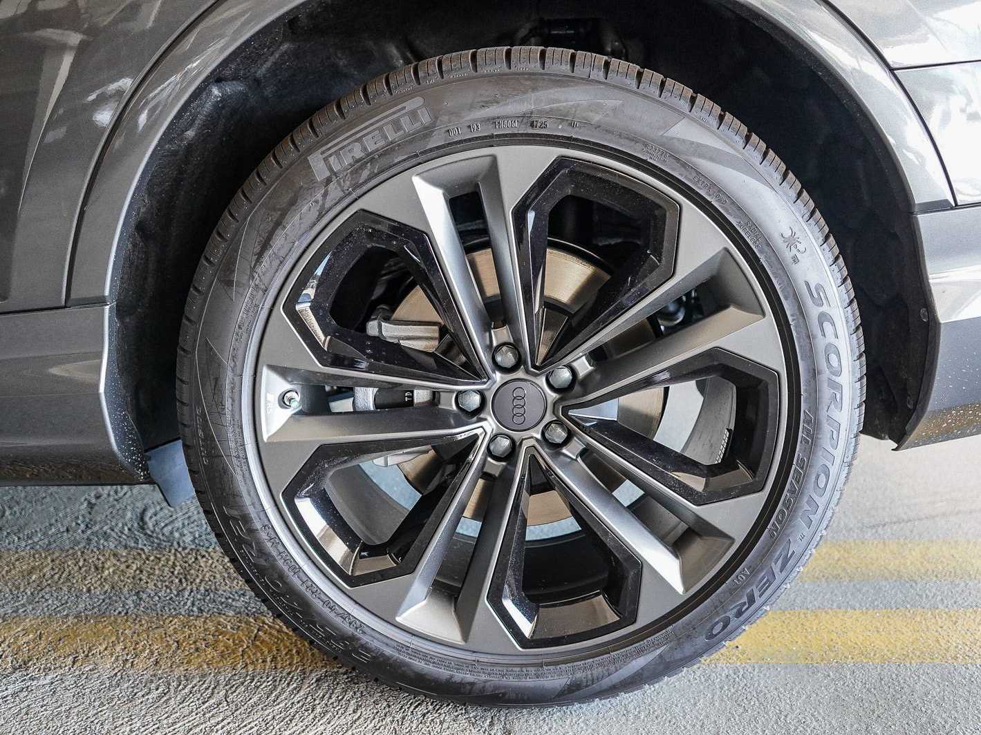 Thumbnail: 2026 Audi Q7 - 8