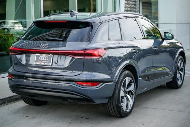 Thumbnail: 2025 Audi Q6 e-tron - 4