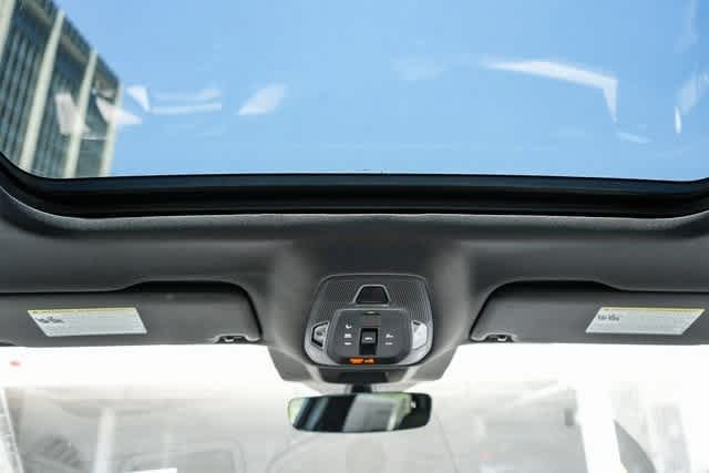 Thumbnail: 2025 Audi SQ5 - 25