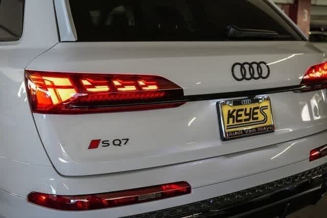 Thumbnail: 2025 Audi SQ7 - 11