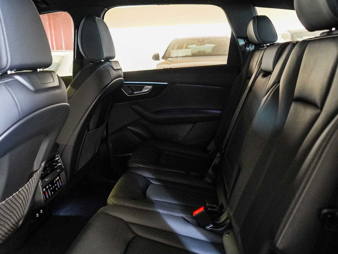 Thumbnail: 2026 Audi Q7 - 18