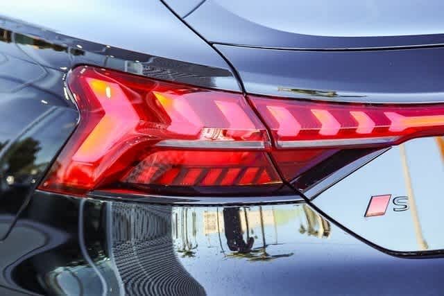 Thumbnail: 2026 Audi e-tron GT - 9