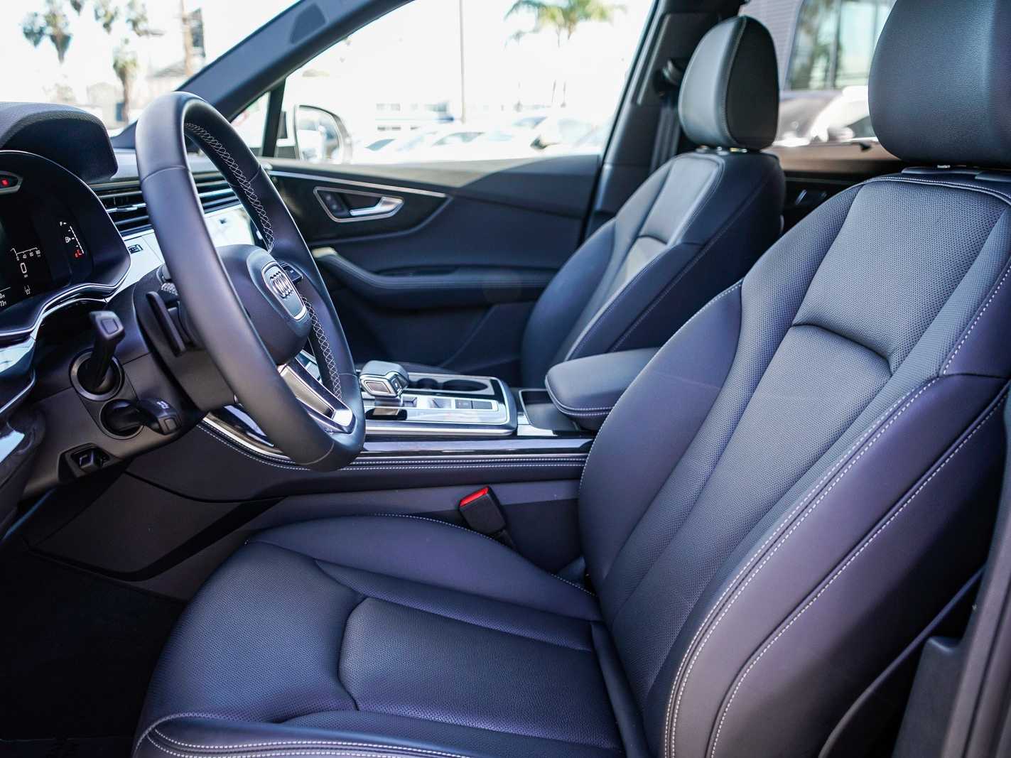 Thumbnail: 2025 Audi Q7 - 17