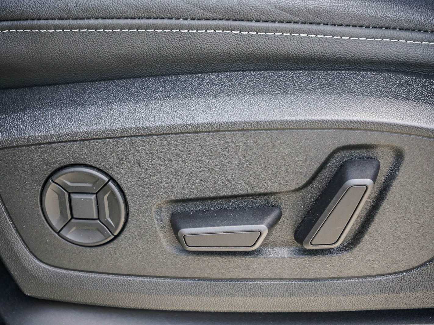 Thumbnail: 2023 Audi Q4 e-tron - 20