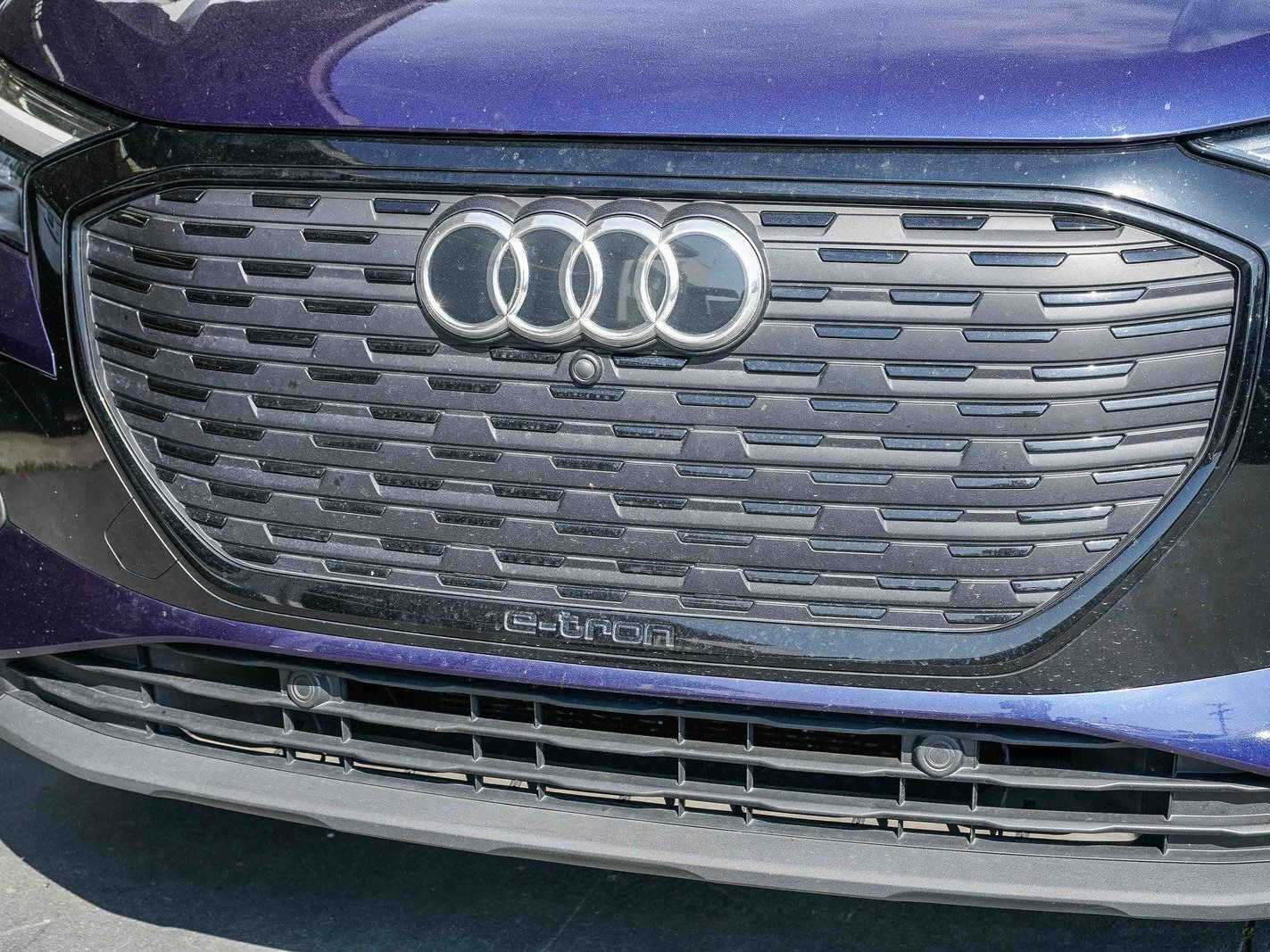 Thumbnail: 2023 Audi Q4 e-tron - 8