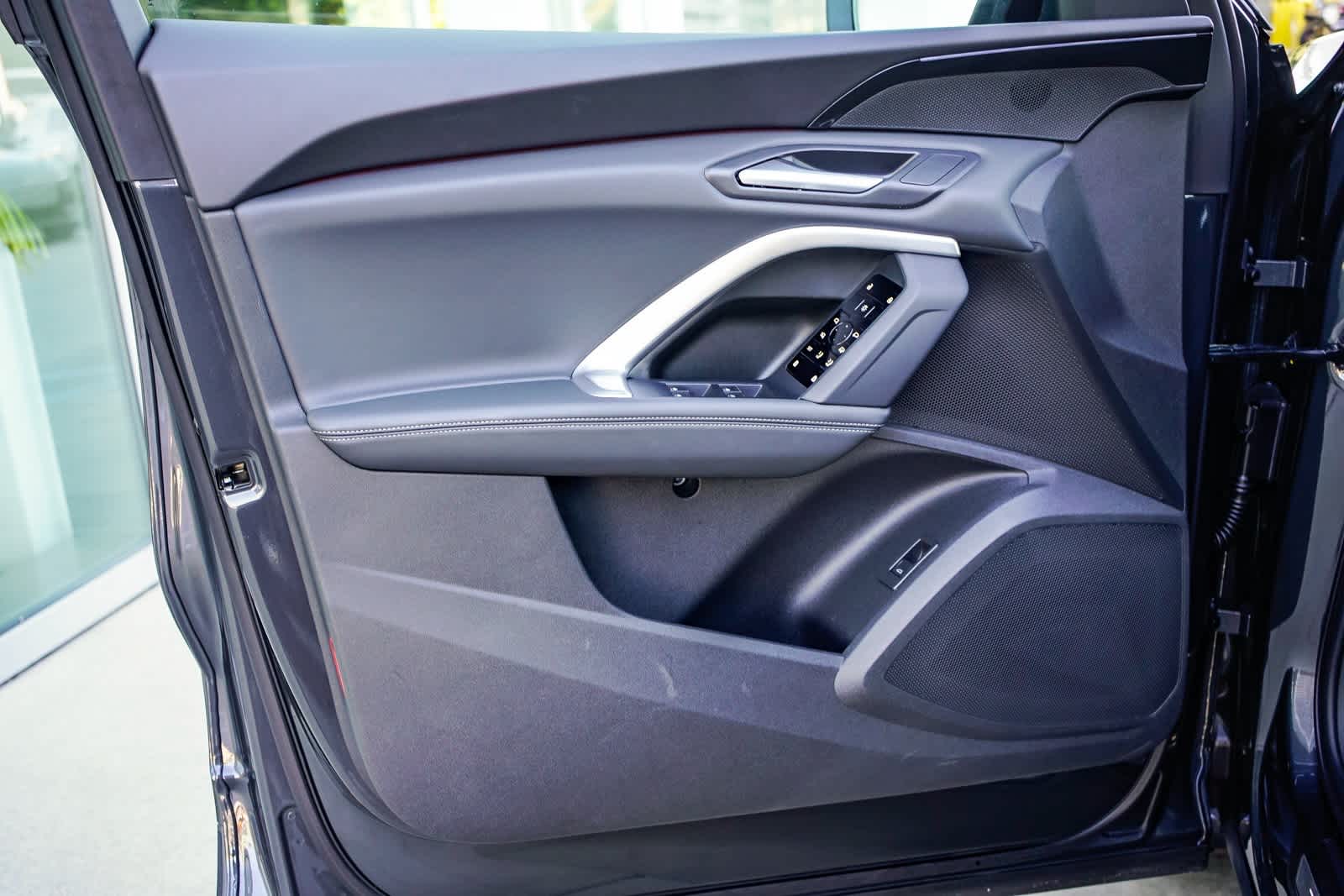 Thumbnail: 2025 Audi Q5 - 19