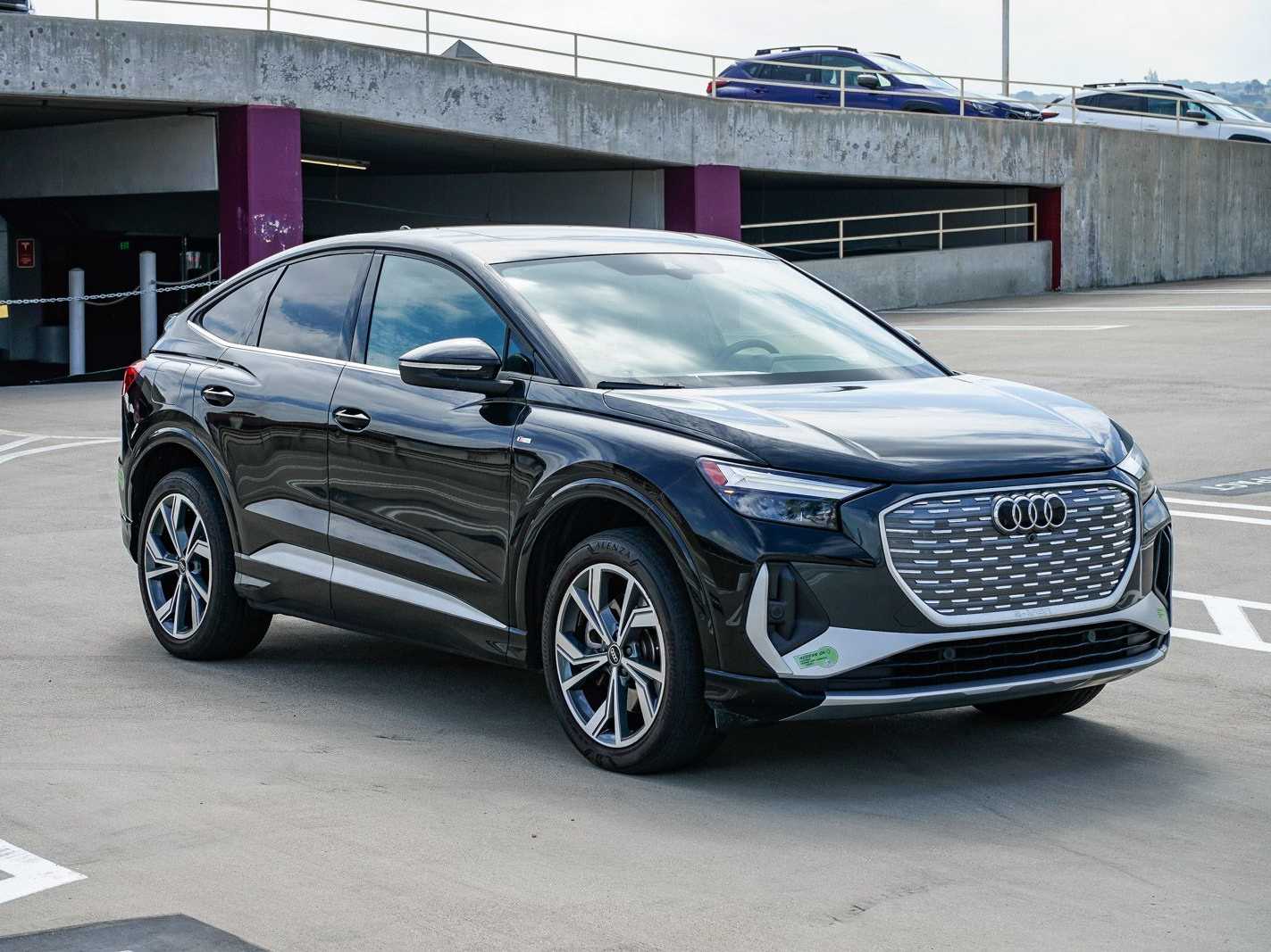 Thumbnail: 2023 Audi Q4 e-tron - 5