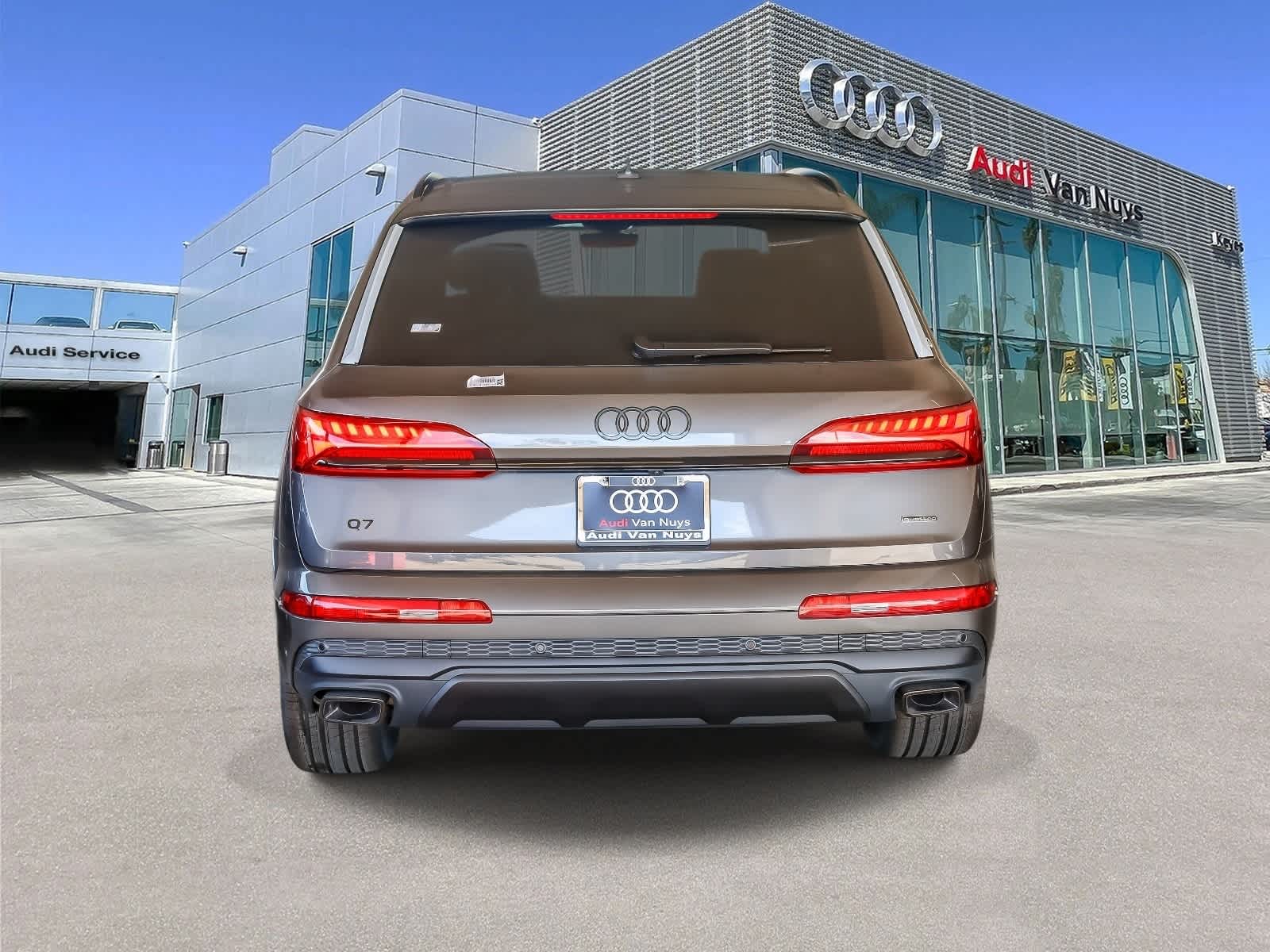 Thumbnail: 2026 Audi Q7 - 5