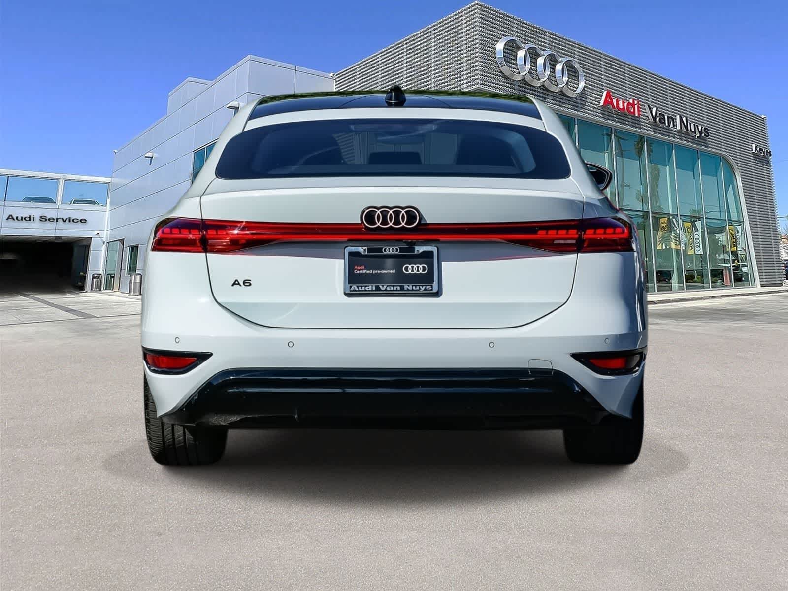 Thumbnail: 2025 Audi e-tron - 3