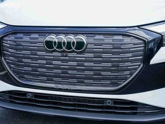 Thumbnail: 2026 Audi Q4 e-tron - 8