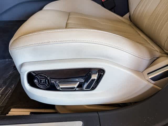 Thumbnail: 2025 Audi A8 - 21