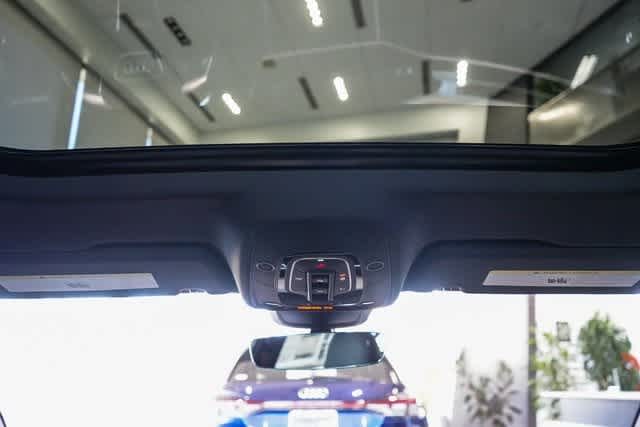 Thumbnail: 2025 Audi RS 6 - 22