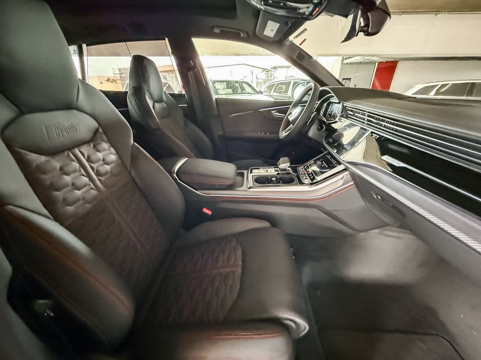 Thumbnail: 2026 Audi RS Q8 - 17