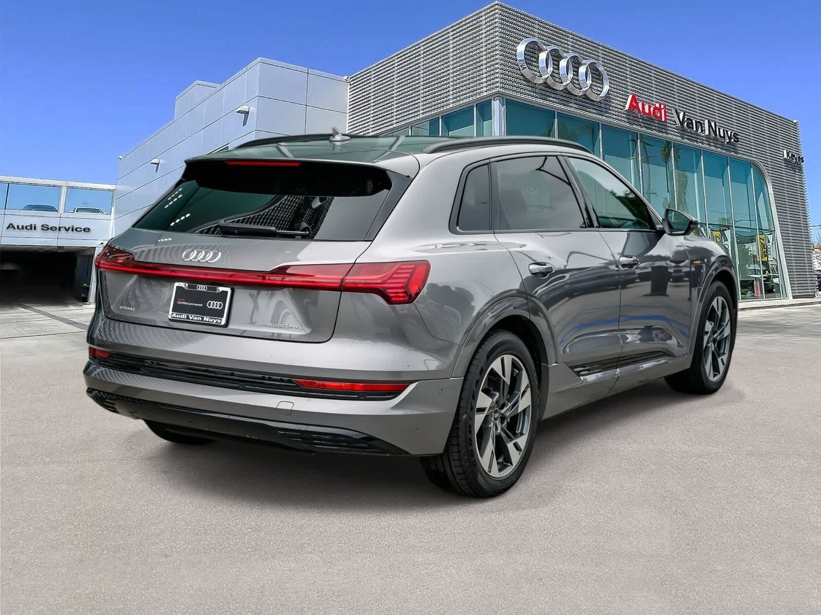 Thumbnail: 2023 Audi e-tron - 4