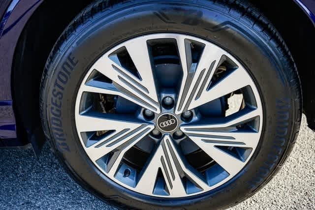 Thumbnail: 2023 Audi Q4 e-tron - 10