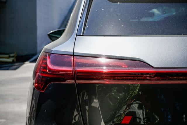 Thumbnail: 2024 Audi Q8 e-tron - 9