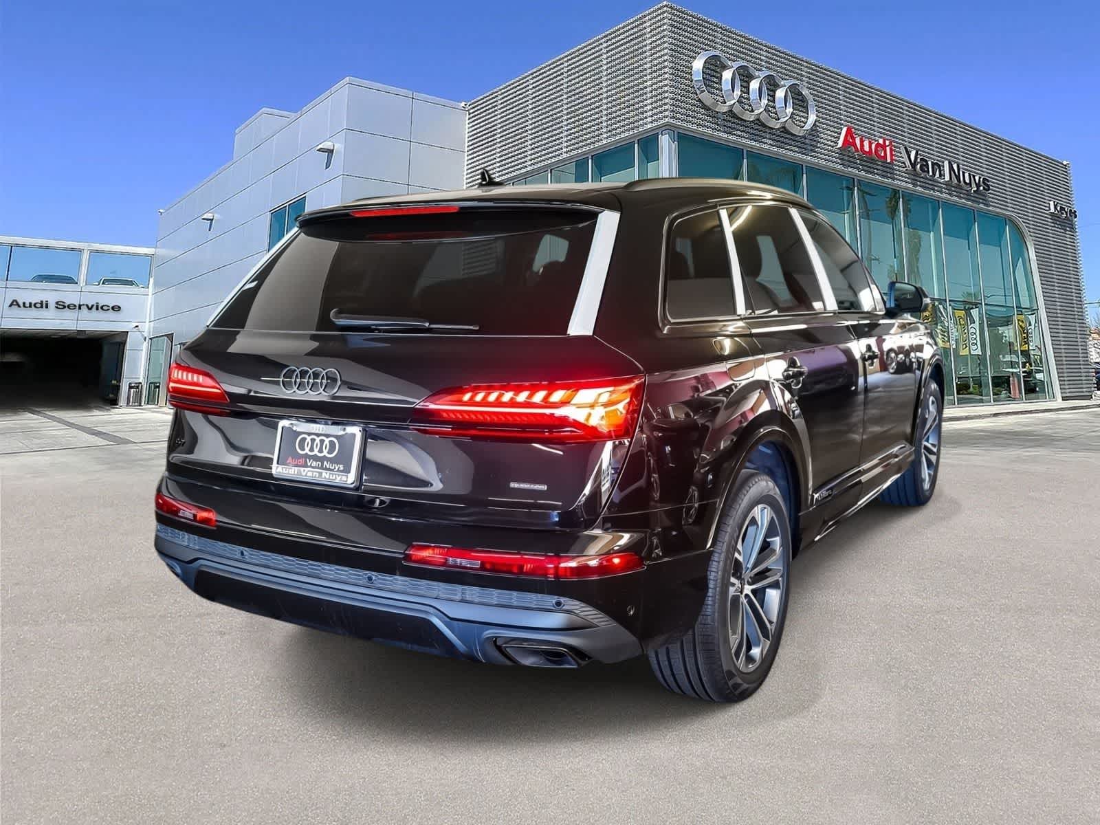 Thumbnail: 2026 Audi Q7 - 4