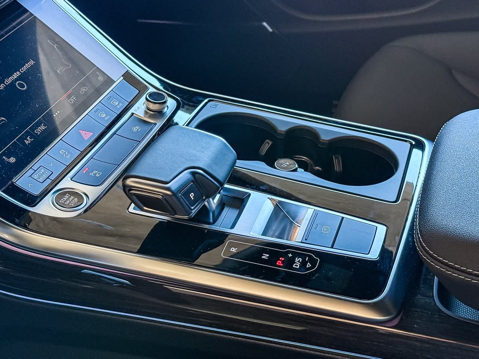 Thumbnail: 2026 Audi Q8 - 20