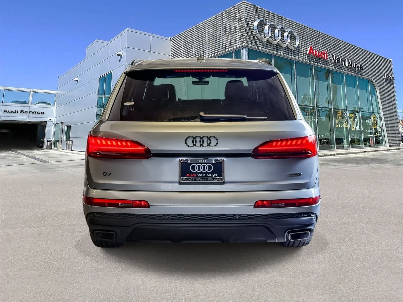 Thumbnail: 2026 Audi Q7 - 5
