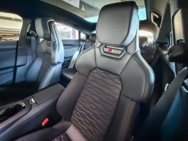 Thumbnail: 2026 Audi e-tron GT - 27