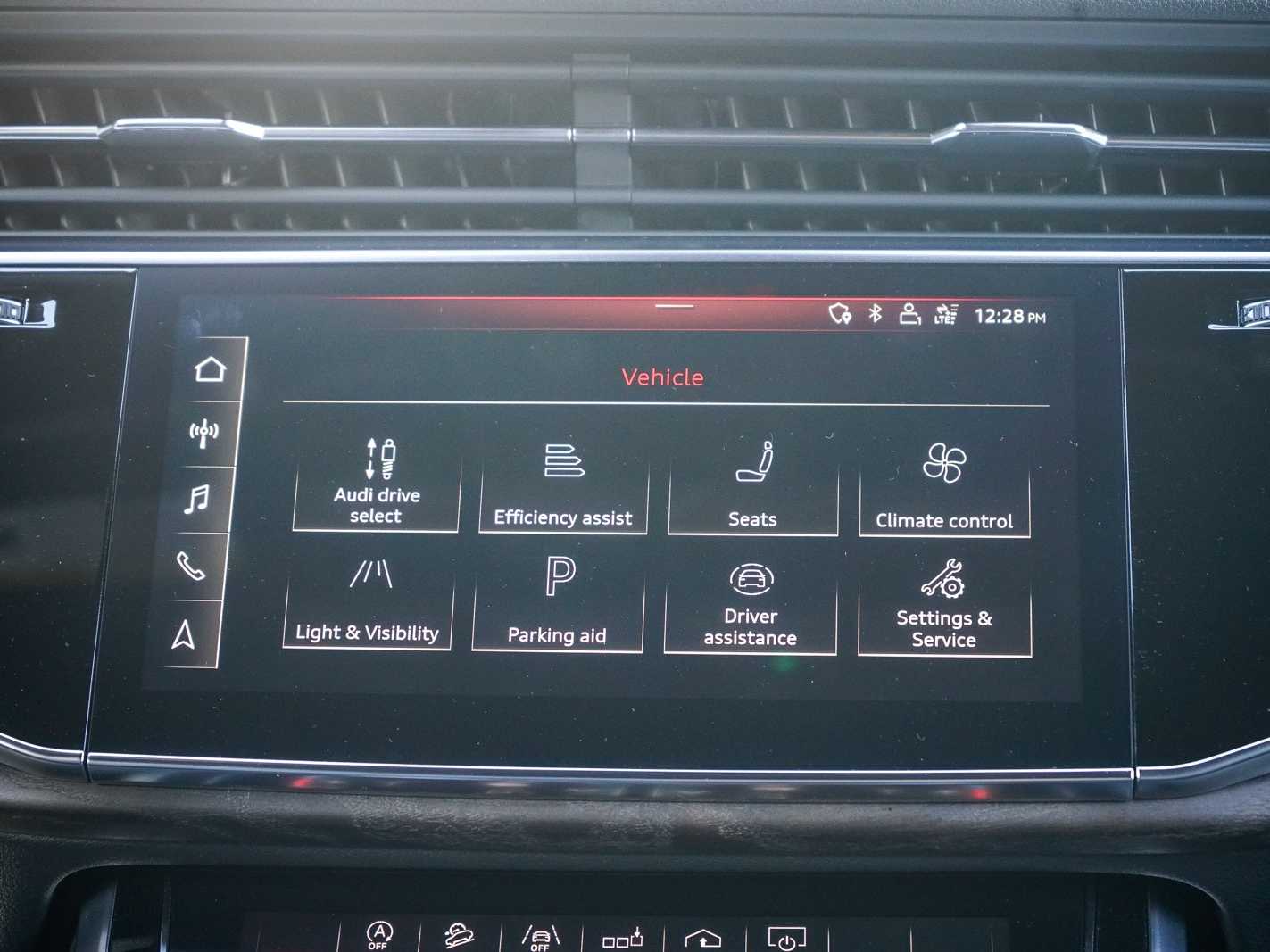 Thumbnail: 2019 Audi Q8 - 14