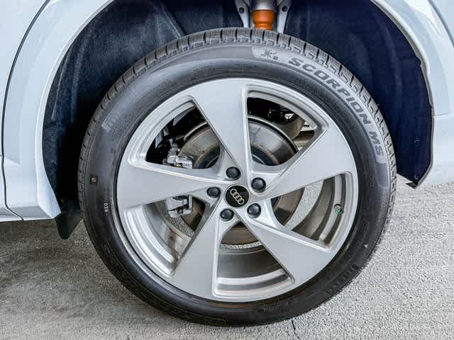 Thumbnail: 2025 Audi Q5 - 8