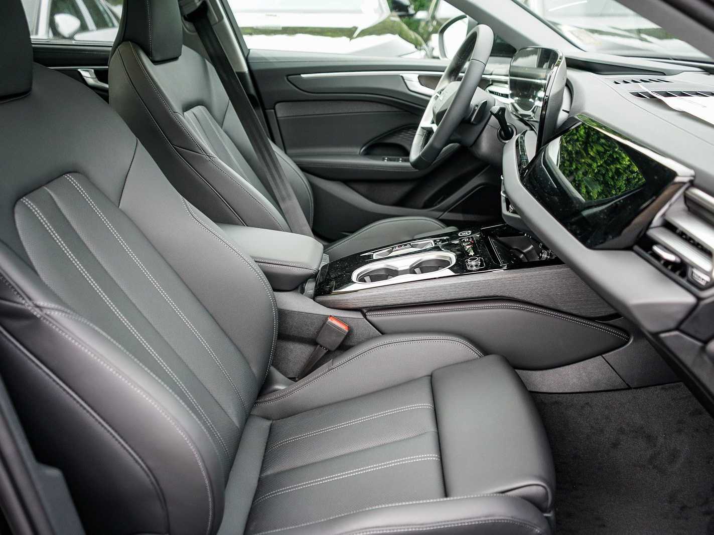 Thumbnail: 2026 Audi A6 - 16