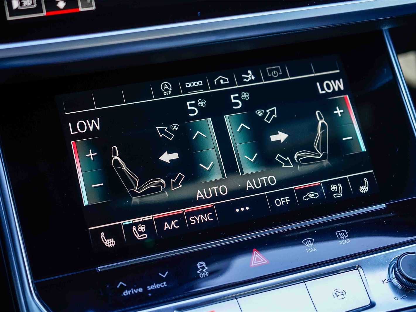 Thumbnail: 2022 Audi RS 7 - 22