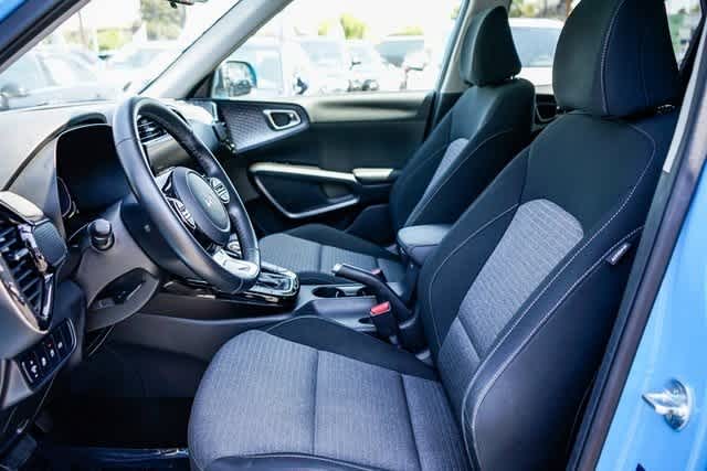 Thumbnail: 2023 Kia Soul - 17