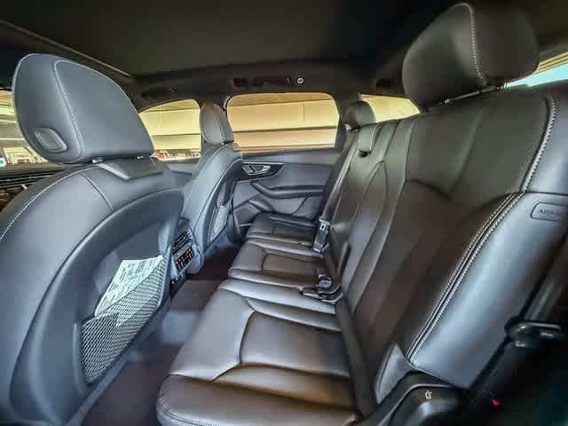 Thumbnail: 2025 Audi Q7 - 18