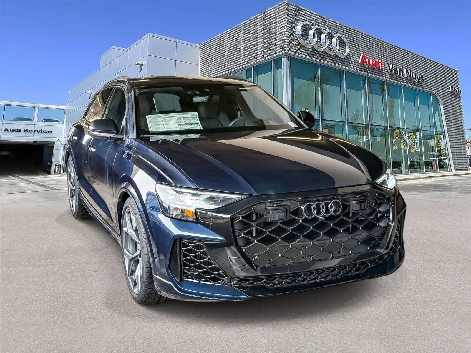Thumbnail: 2026 Audi RS Q8 - 3