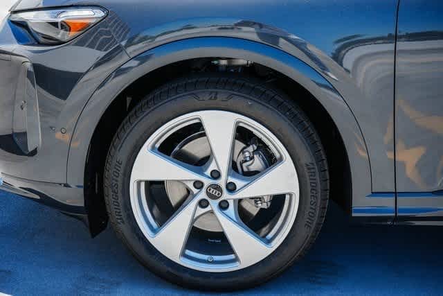 Thumbnail: 2025 Audi Q5 - 13