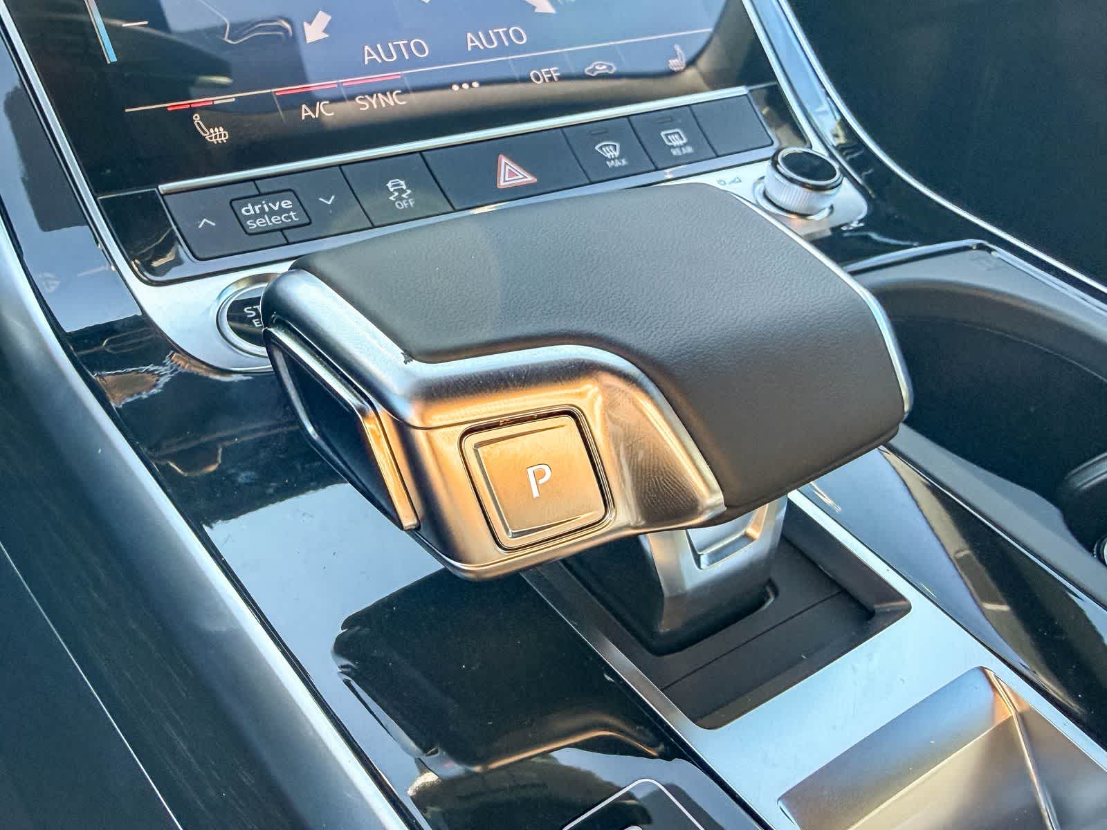 Thumbnail: 2026 Audi Q8 - 24