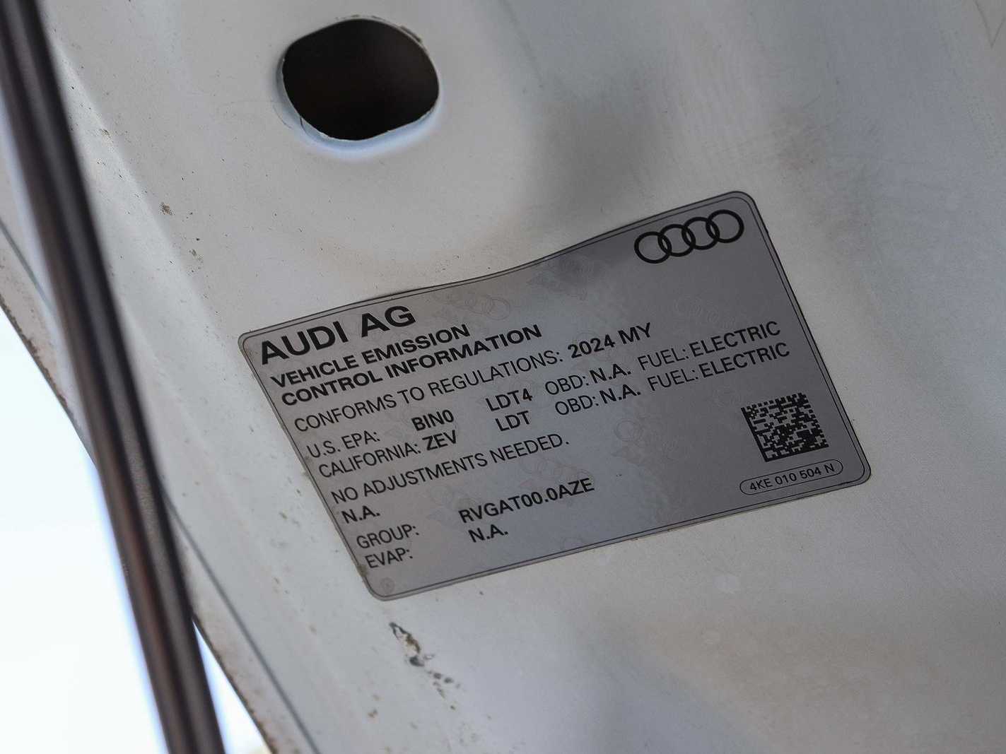 Thumbnail: 2024 Audi Q8 e-tron - 27