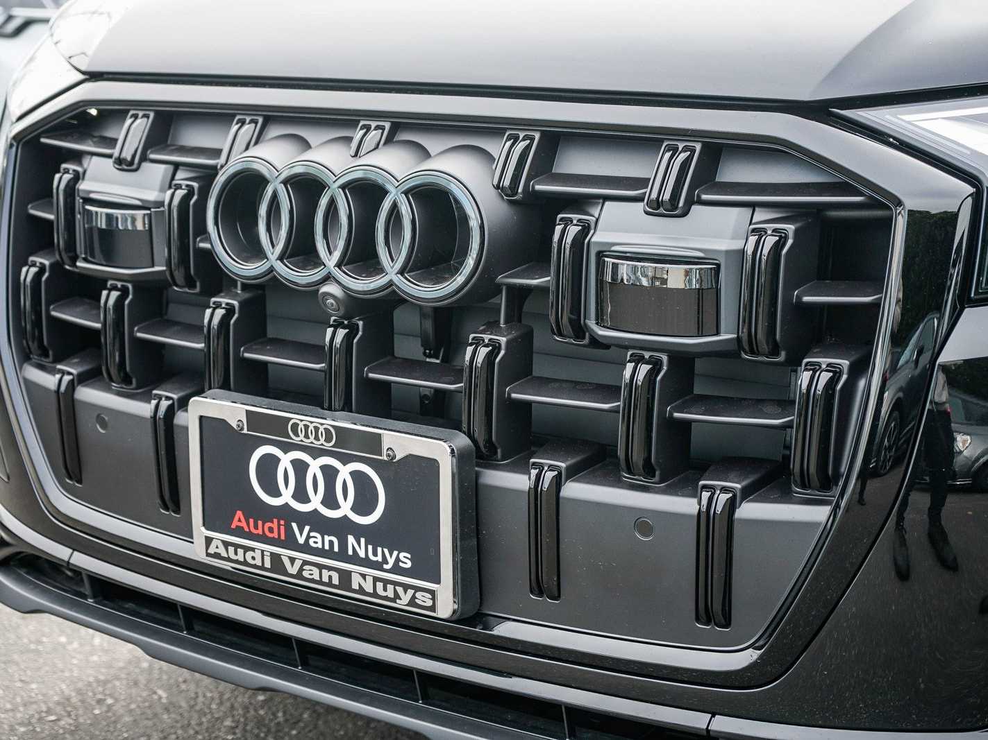 Thumbnail: 2026 Audi Q7 - 8