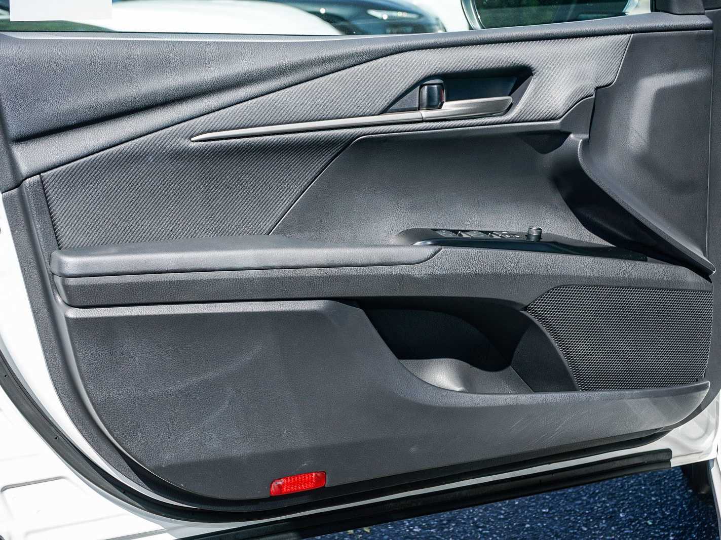 Thumbnail: 2025 Toyota Camry - 18