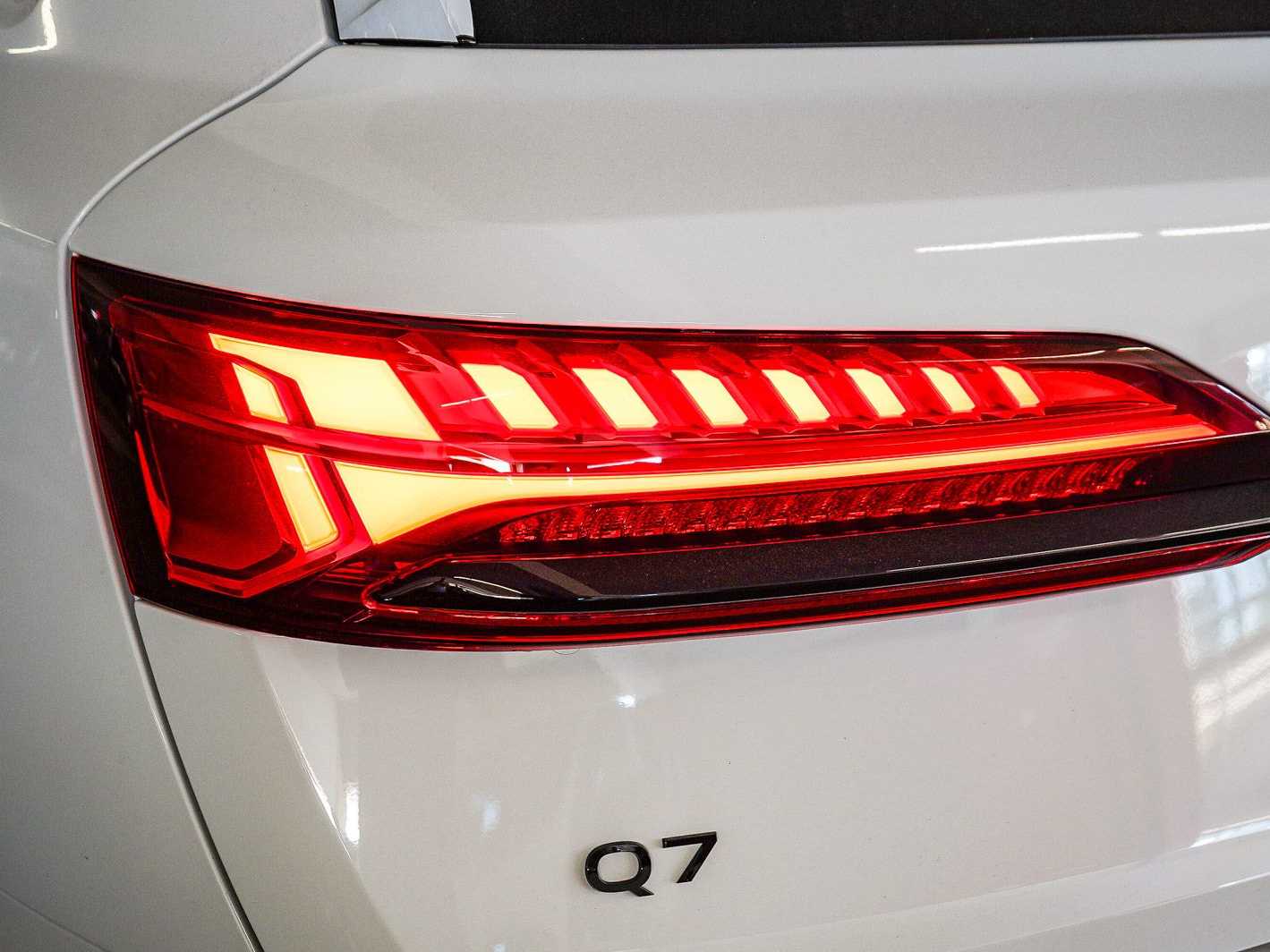 Thumbnail: 2026 Audi Q7 - 7