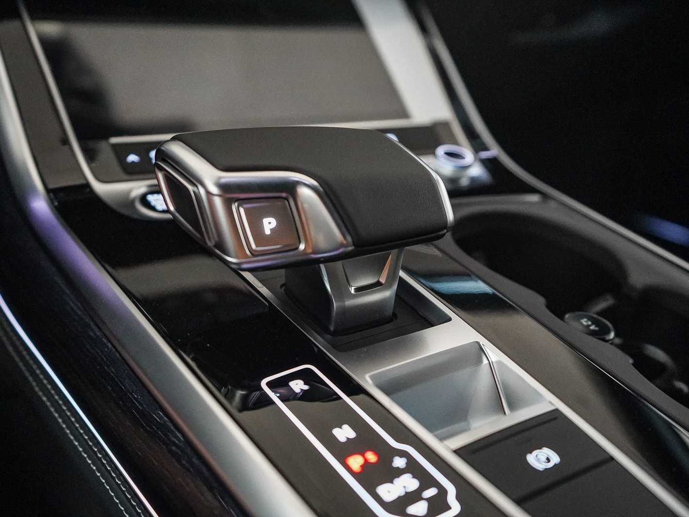 Thumbnail: 2026 Audi Q7 - 23